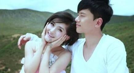 闪亮派对上的女孩